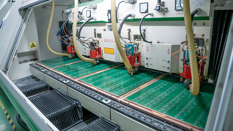PCB Manufacturing: A Comprehensive Guide to Manufacturing Processes