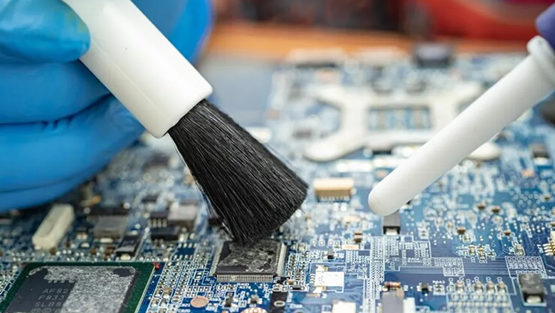 Cleaning Circuit Boards: The Ultimate Guide