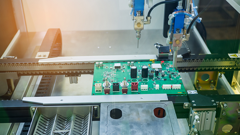 assemblaggio pcb