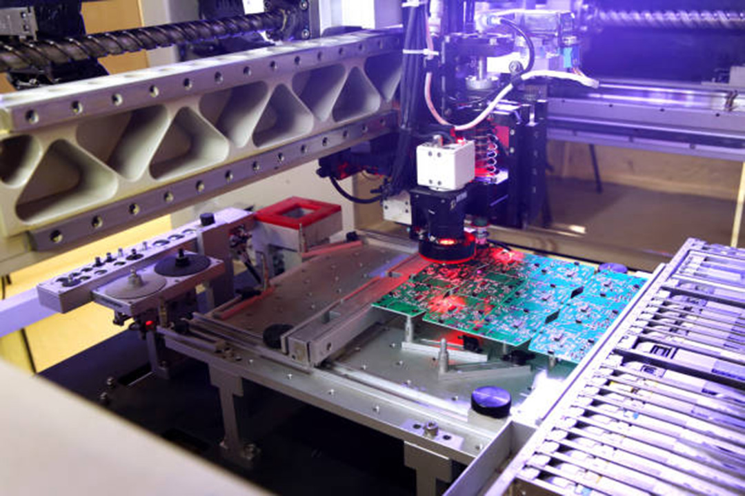 assemblaggio pcb