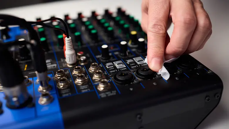 Why You Need an Attenuator for Your Guitar Amp